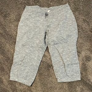 Under Armour Capri Sweats- Size Large- Semi-fitted- Gray